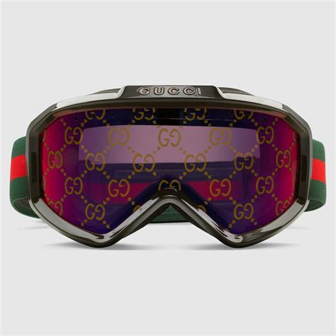 Gucci ski goggles in green injected .